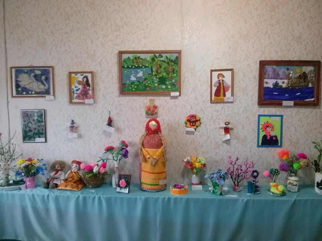 Выставка ДПИ «Весенняя карусель»
